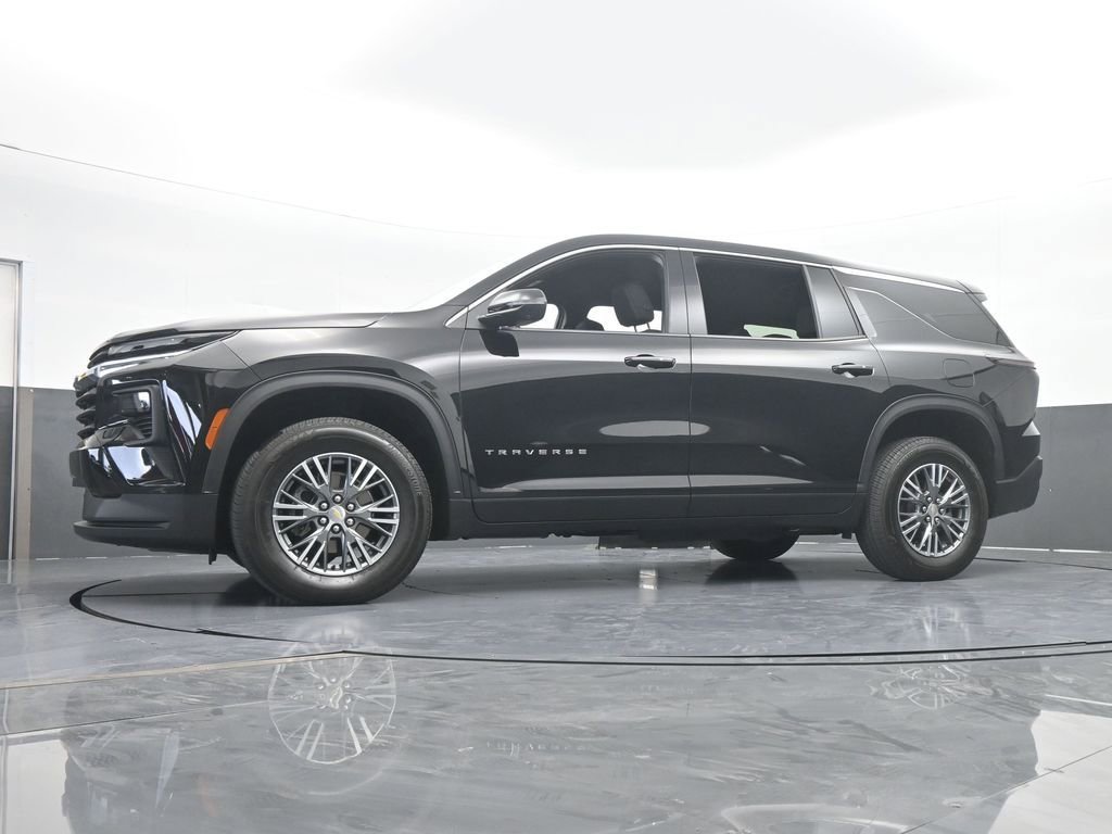 Used 2024 Chevrolet Traverse LS image 62