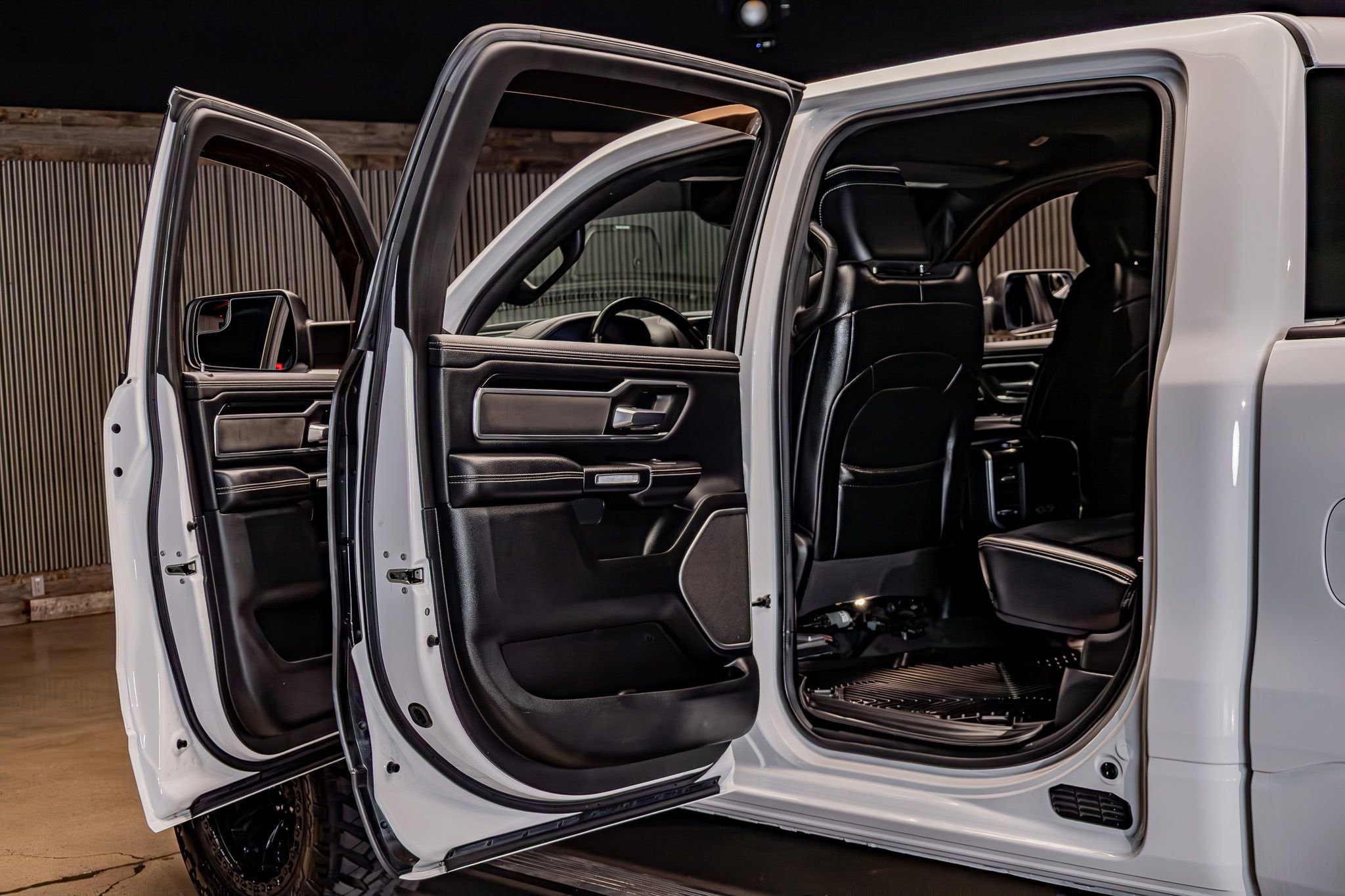 Used 2021 RAM 1500 Laramie image 29