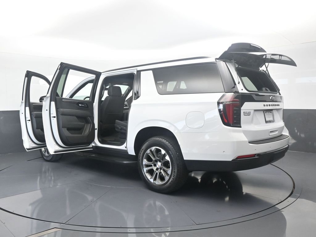 Used 2025 Chevrolet Suburban LT image 86