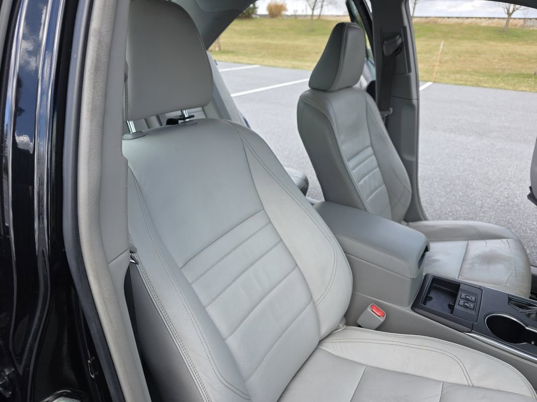 Used 2015 Toyota Camry XLE image 13