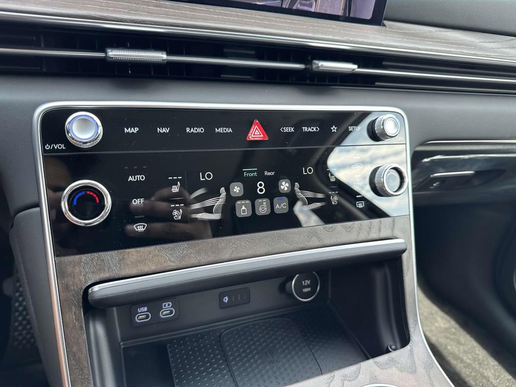 New 2025 Genesis GV80 2.5T Prestige image 22