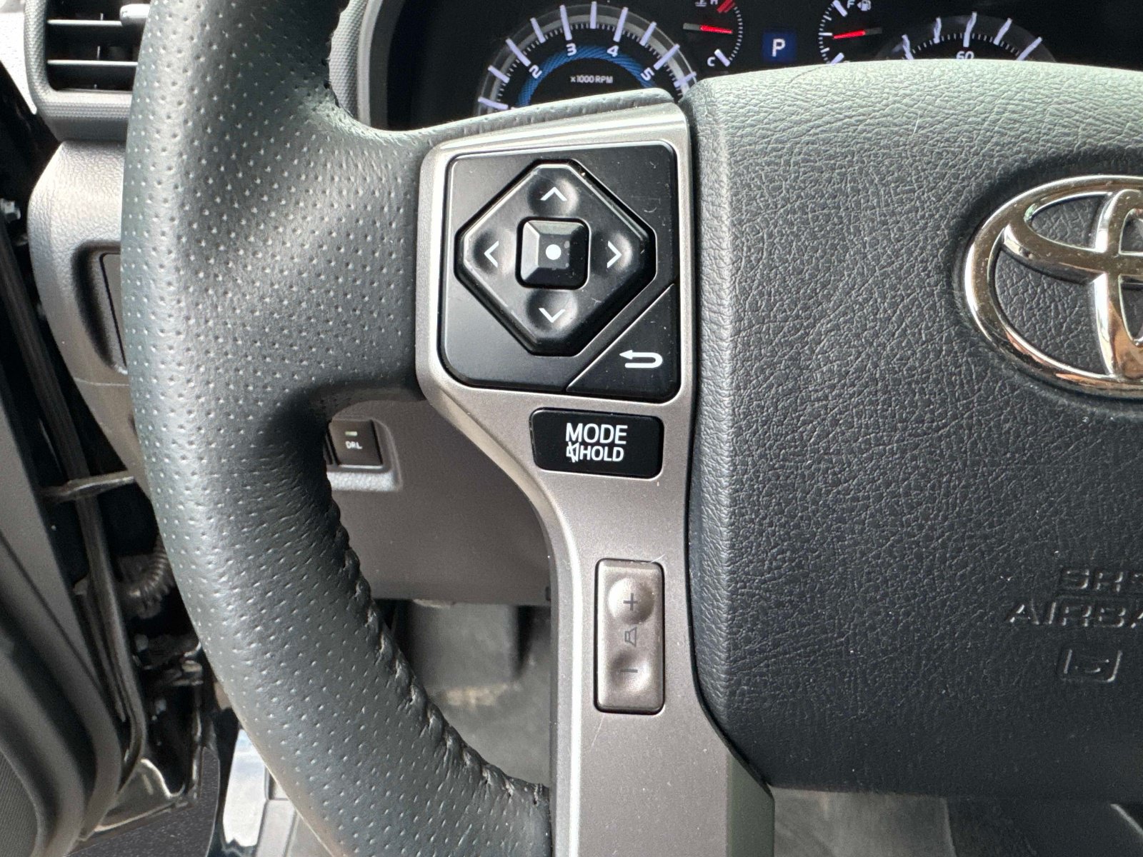 Used 2017 Toyota 4Runner Limited AWD/4WD image 32