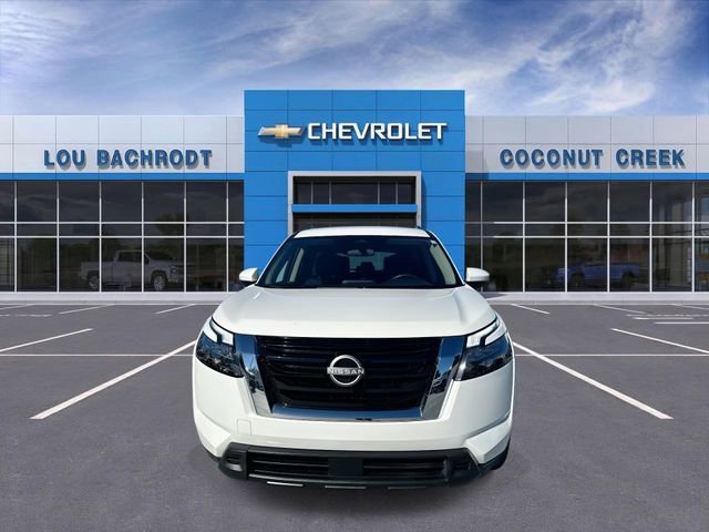 Used 2025 Nissan Pathfinder SV image 3