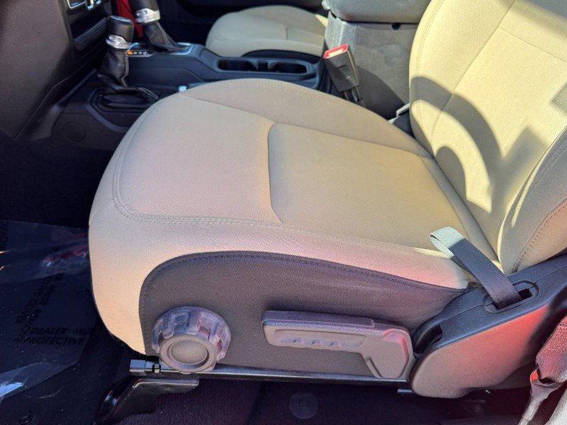 Used 2020 Jeep Wrangler Unlimited Sahara image 24