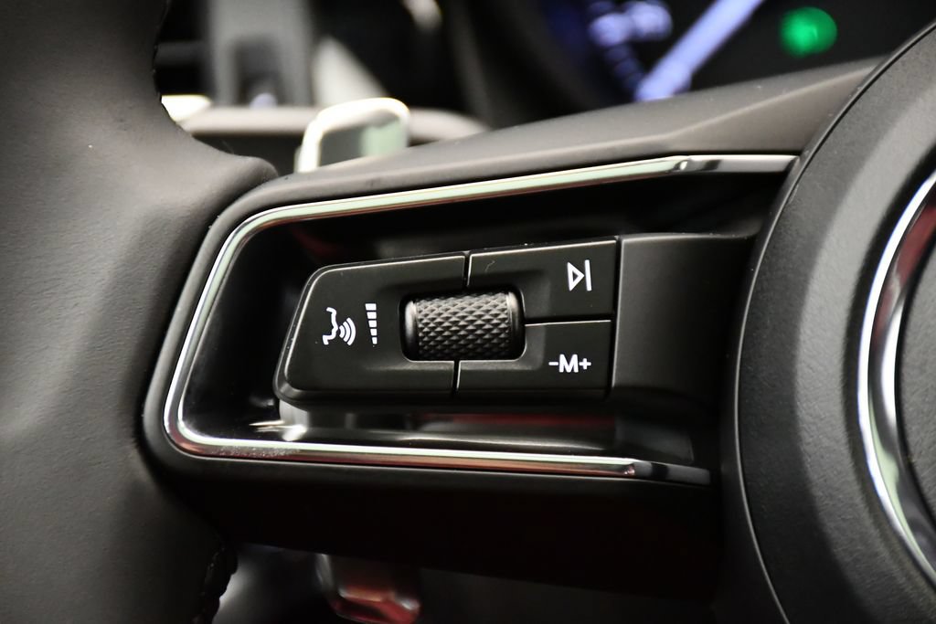 Certified 2026 Porsche Macan AWD/4WD image 27