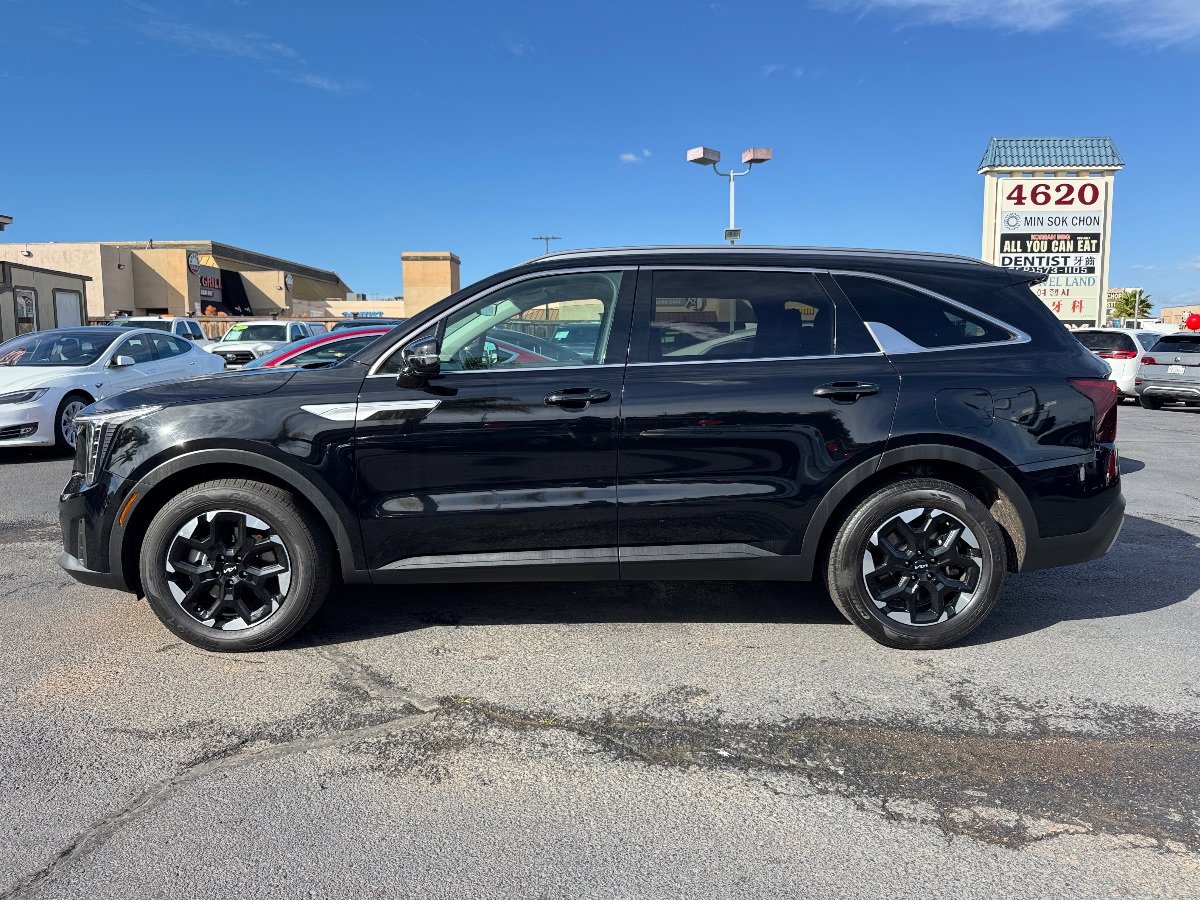 Used 2024 Kia Sorento S FWD image 7