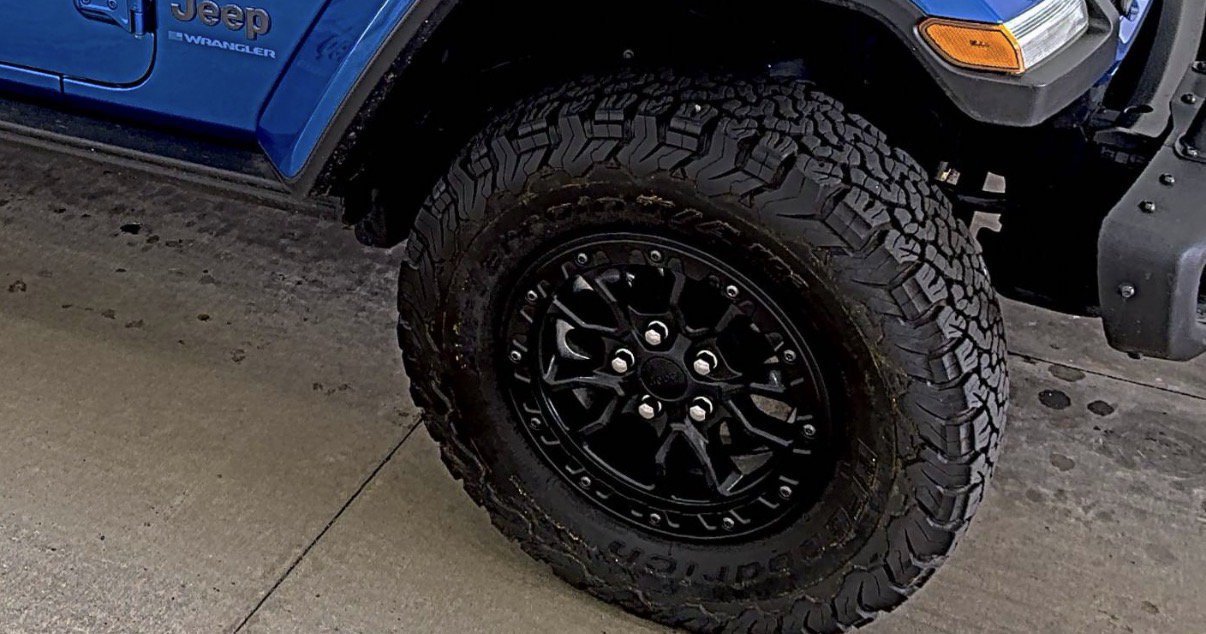 Certified 2023 Jeep Wrangler Unlimited Rubicon 4xe AWD/4WD image 8