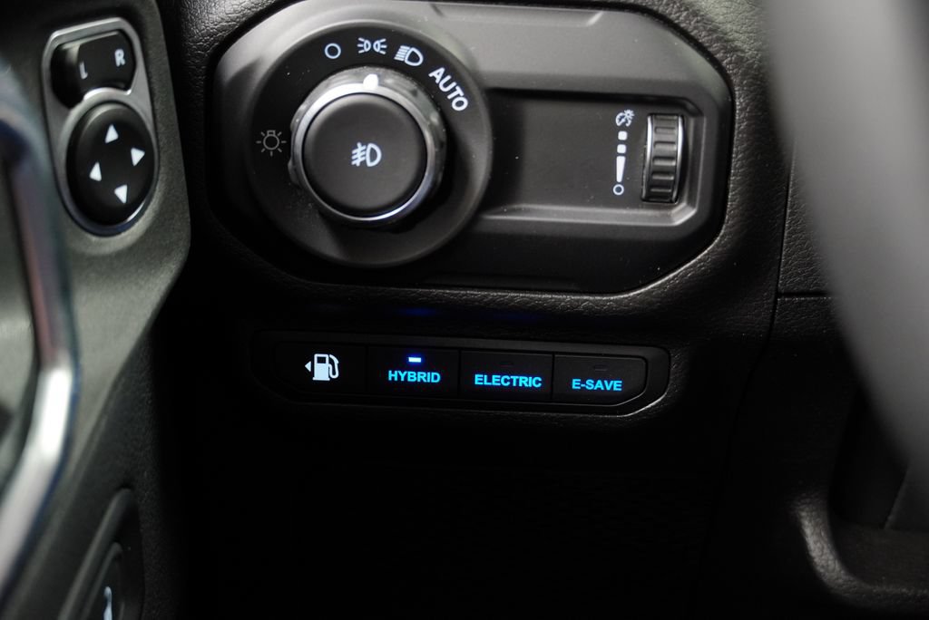 Certified 2023 Jeep Wrangler Unlimited Rubicon 4xe AWD/4WD image 41