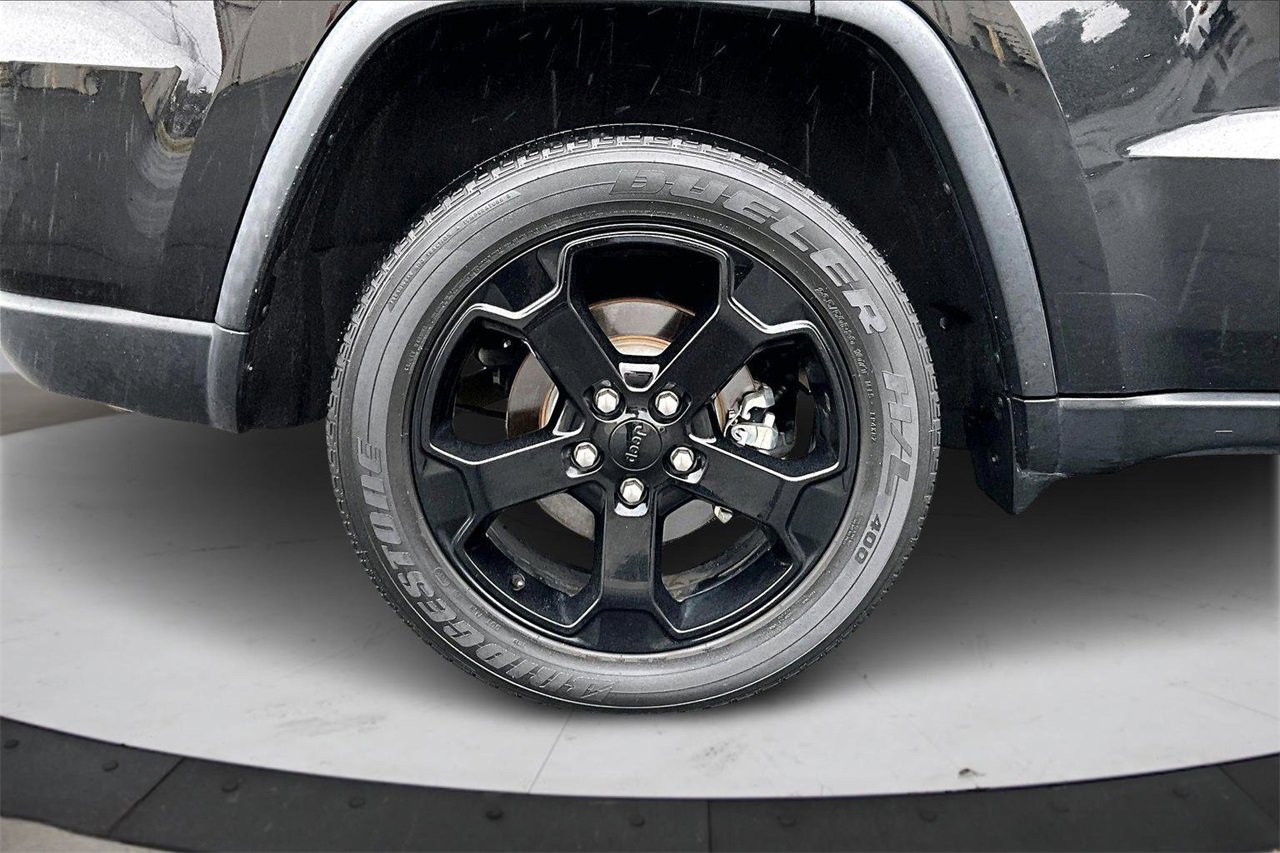 Certified 2020 Jeep Grand Cherokee Laredo image 35