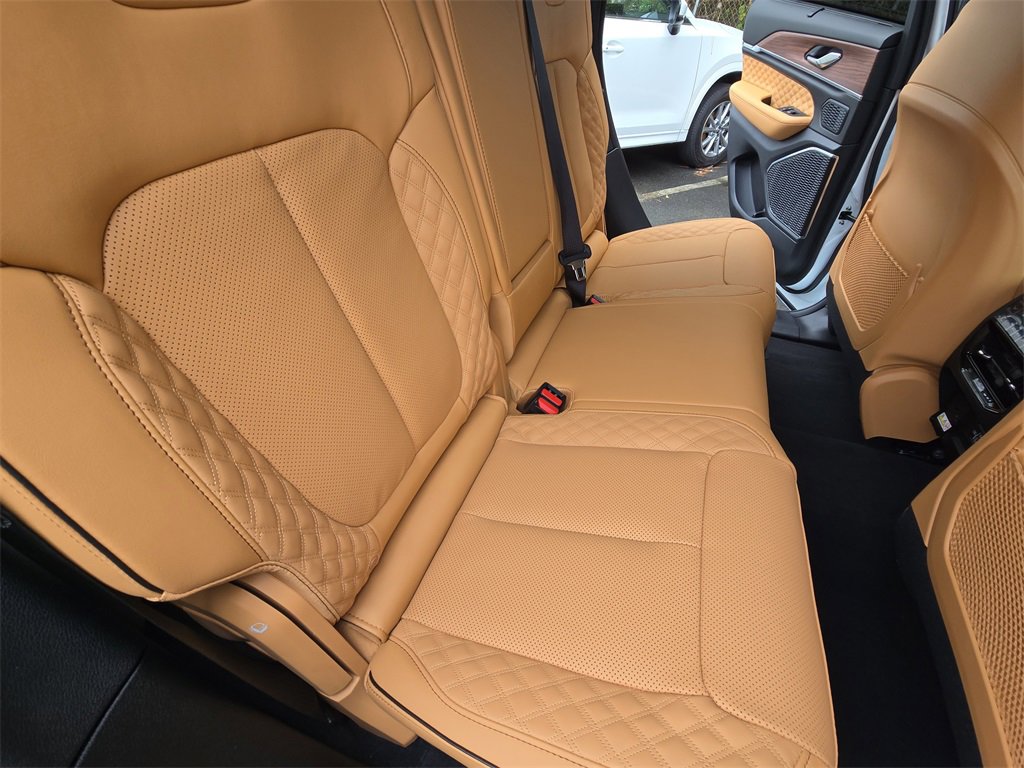 New 2025 Jeep Grand Cherokee Summit w/ Luxury Tech Group V image 11