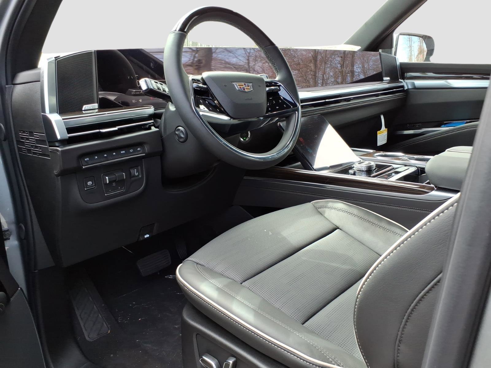 New 2026 Cadillac Escalade ESV Luxury w/ Touring Package image 13