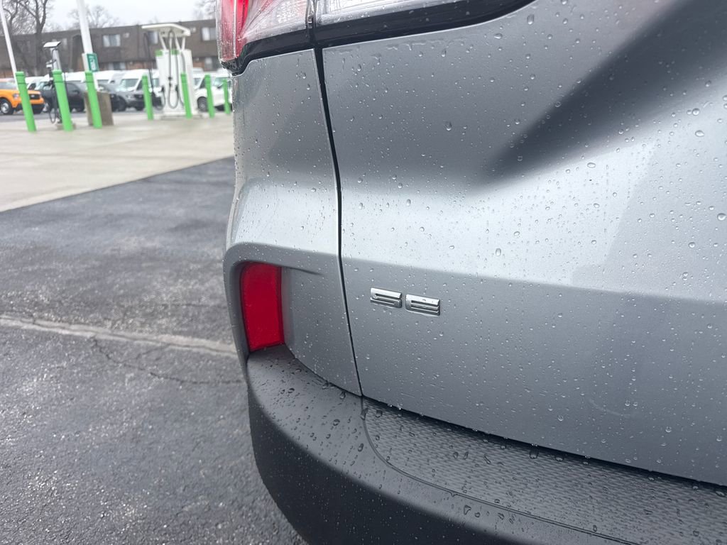 Used 2022 Ford Escape SE w/ Cold Weather Package image 11