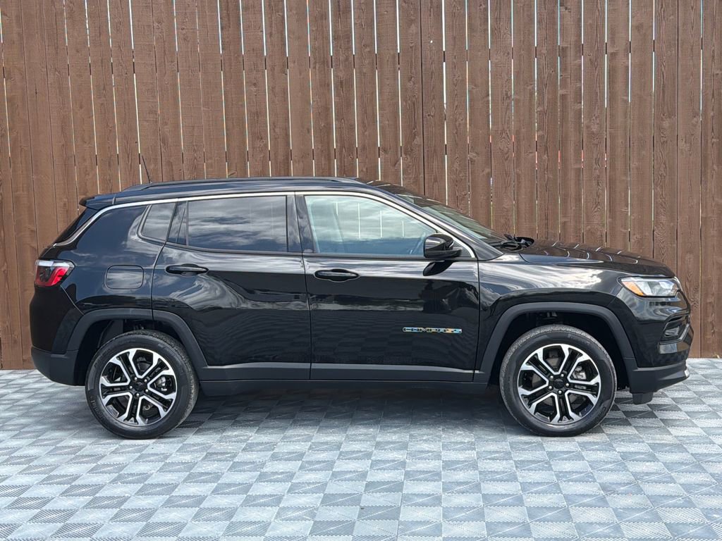 Used 2022 Jeep Compass Limited image 13