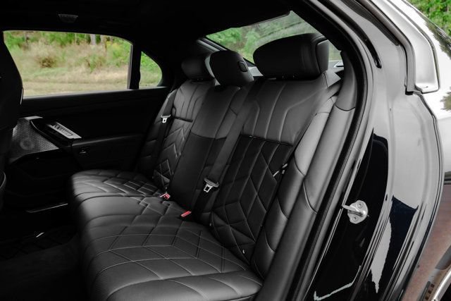 Used 2023 BMW 760i xDrive w/ Luxury Rear Seating Package AWD/4WD image 40