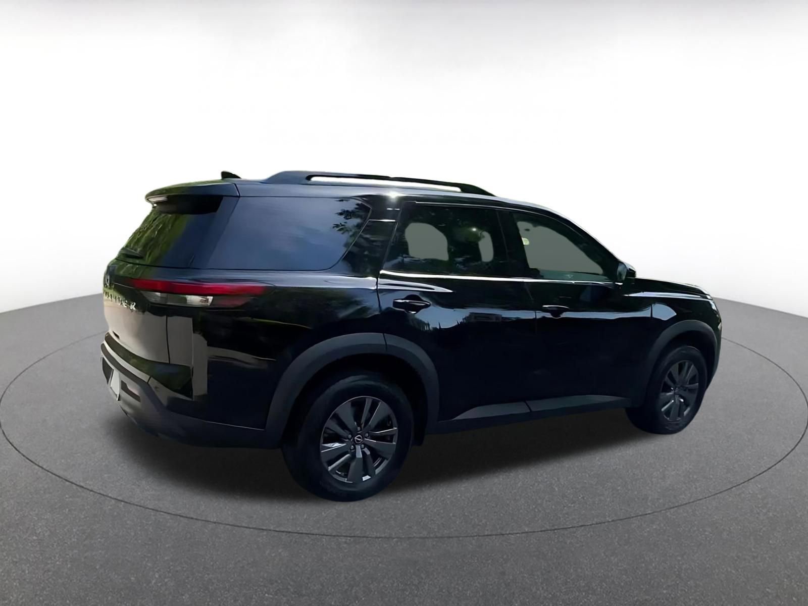 Used 2025 Nissan Pathfinder SV FWD image 14