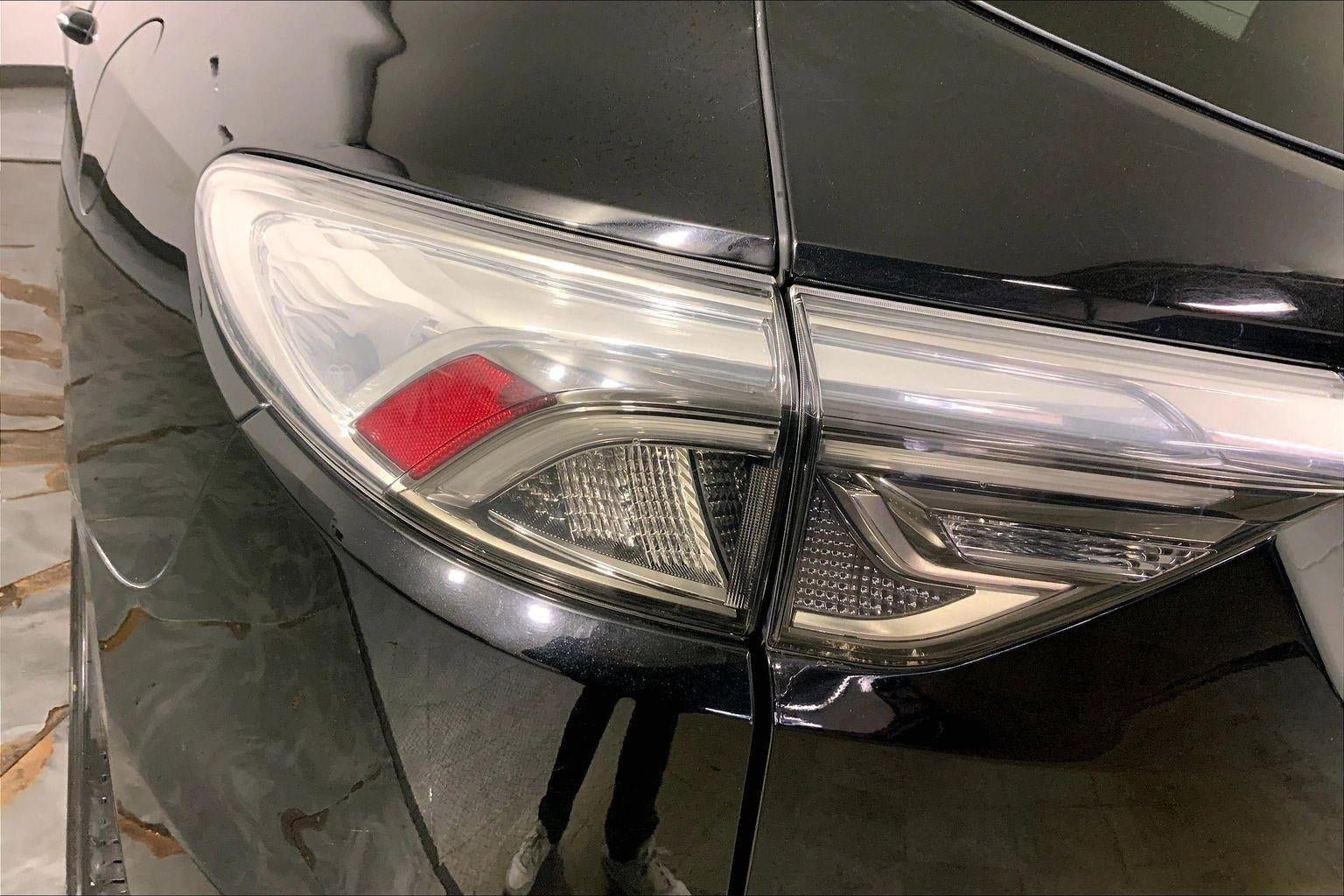 Used 2022 Buick Enclave Avenir w/ Avenir Technology Package image 28
