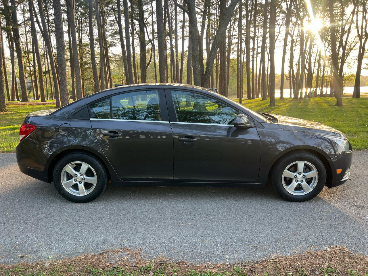 Used 2014 Chevrolet Cruze LT FWD image 5