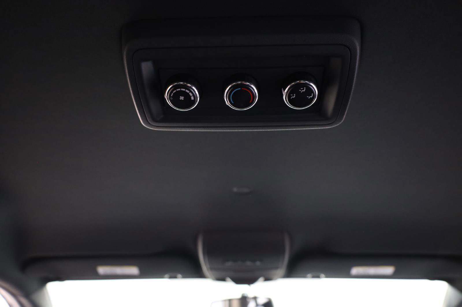 Used 2017 Dodge Grand Caravan SXT FWD image 30