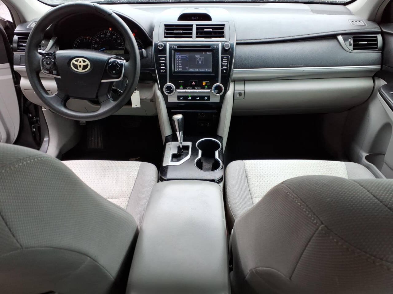 Used 2014 Toyota Camry FWD image 11
