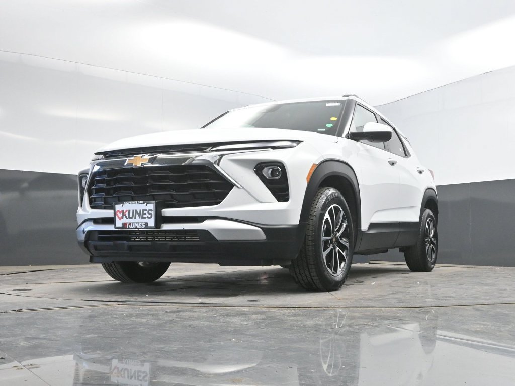 Used 2025 Chevrolet TrailBlazer LT FWD image 34