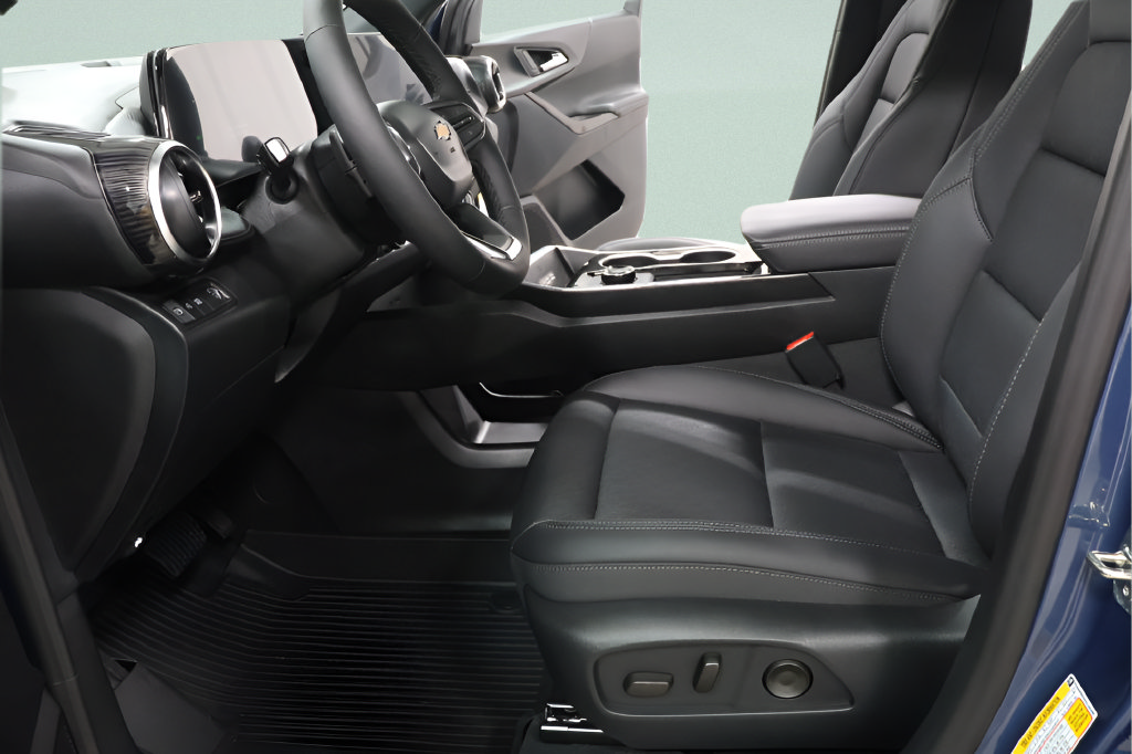 New 2027 Chevrolet Equinox LT w/ Convenience Package II FWD image 21