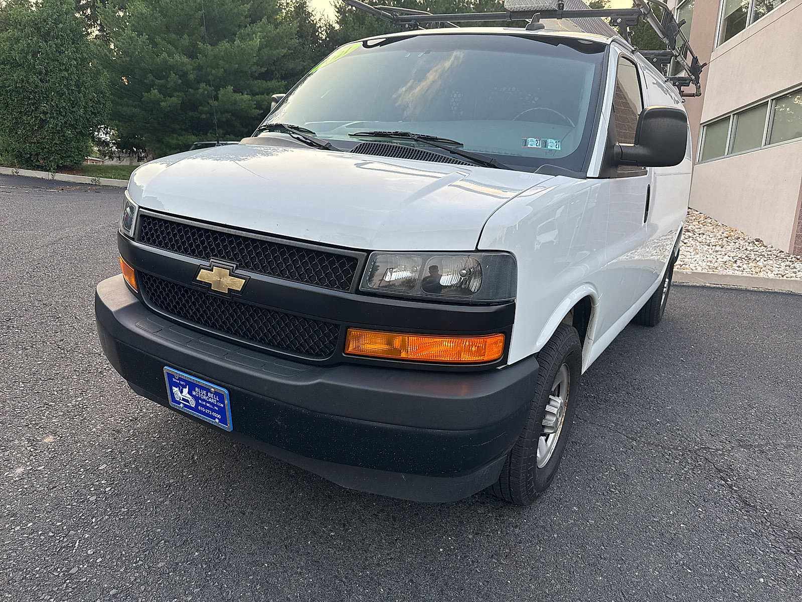 Used 2021 Chevrolet Express 2500 w/ Driver Convenience Package RWD image 7