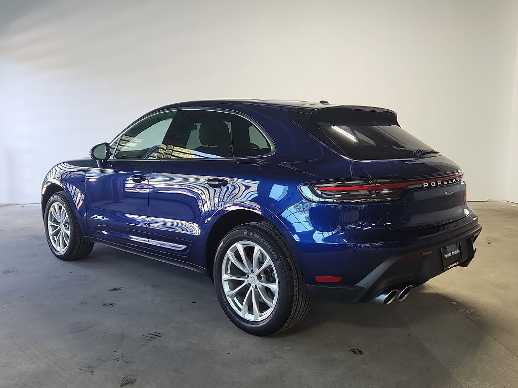 Used 2026 Porsche Macan AWD/4WD image 3