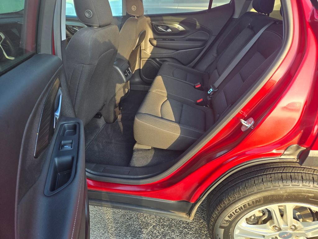 Used 2023 GMC Terrain SLE image 8
