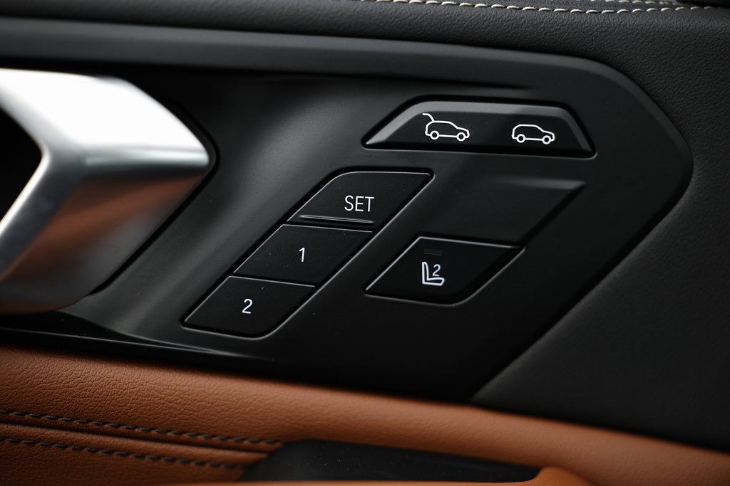 New 2026 BMW X6 M60i w/ Executive Package image 16