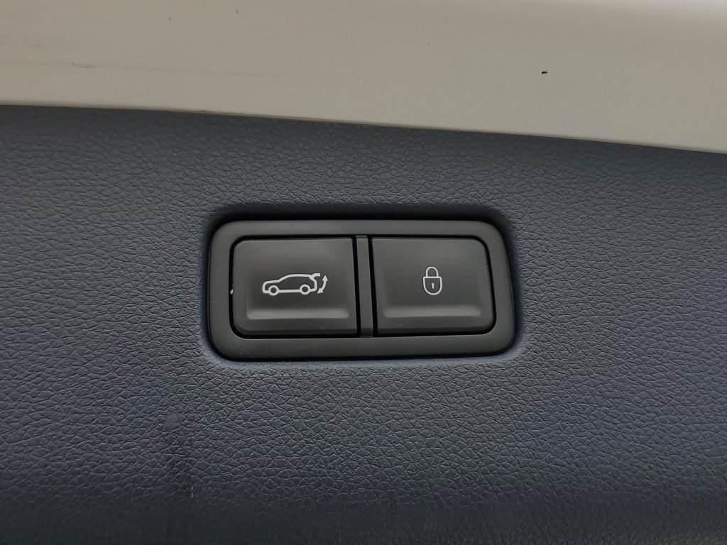 Used 2023 Genesis GV70 2.5T w/ Sport Prestige Package AWD/4WD image 12