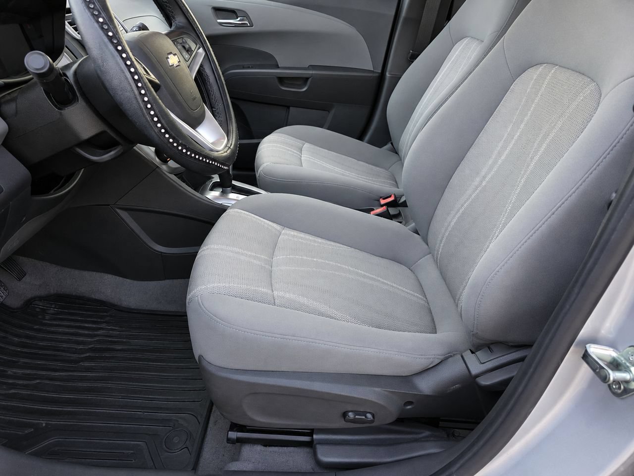 Certified 2019 Chevrolet Sonic LT w/ Convenience Package FWD image 13
