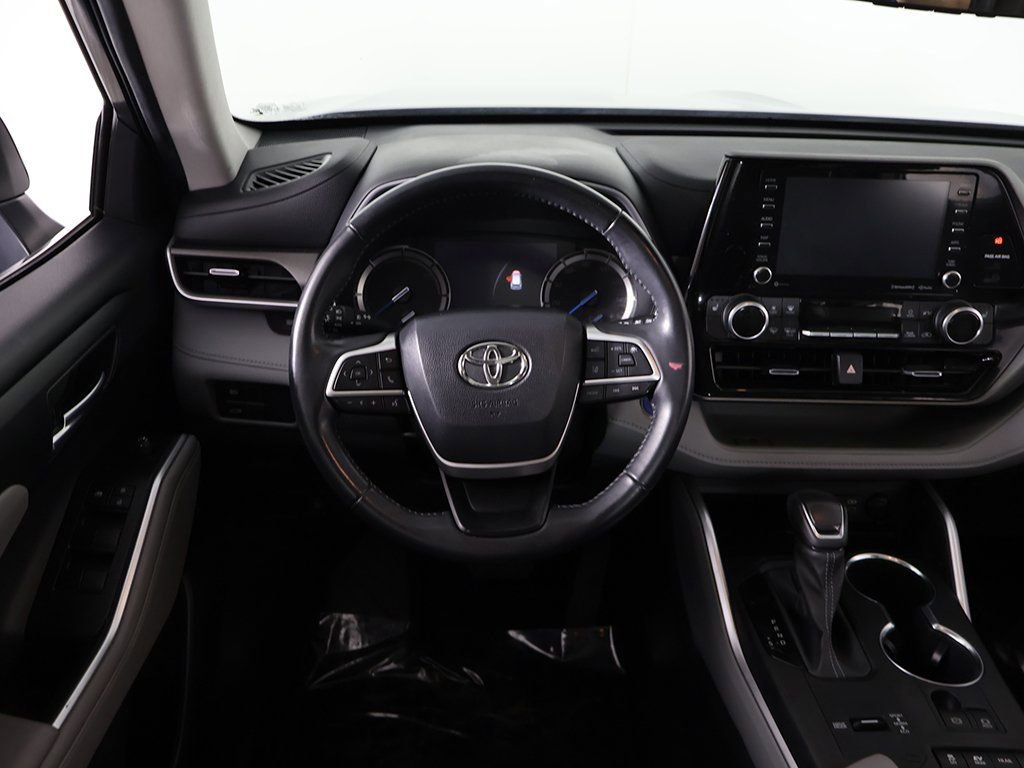 Used 2022 Toyota Highlander XLE image 47