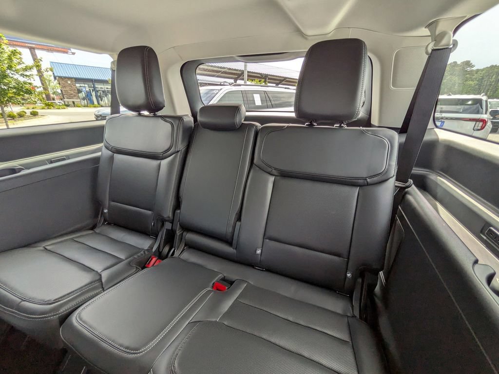 New 2026 Ford Expedition Max Platinum w/ Driver's Package AWD/4WD image 15