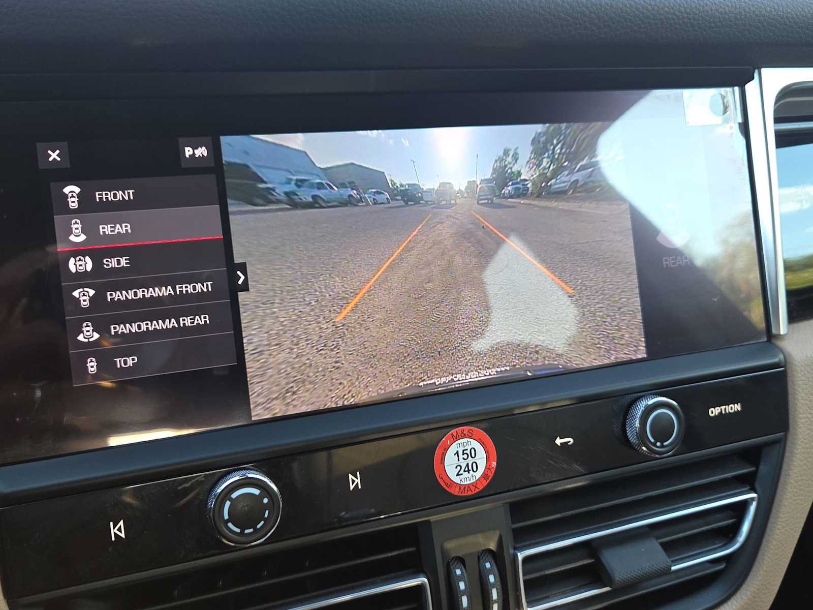Used 2022 Porsche Macan AWD/4WD image 25