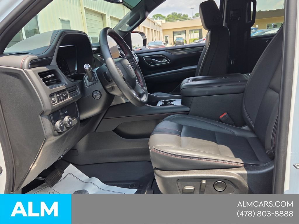 Used 2024 Chevrolet Tahoe RST w/ Luxury Package RWD image 3