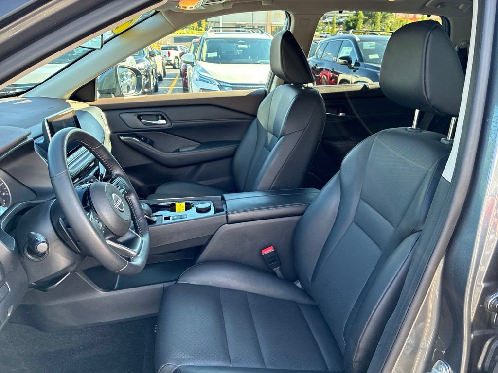 Certified 2023 Nissan Rogue SV w/ SV Premium B Package AWD/4WD image 16
