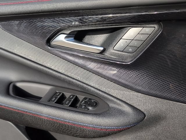 New 2025 Chevrolet Blazer EV RS RWD image 16