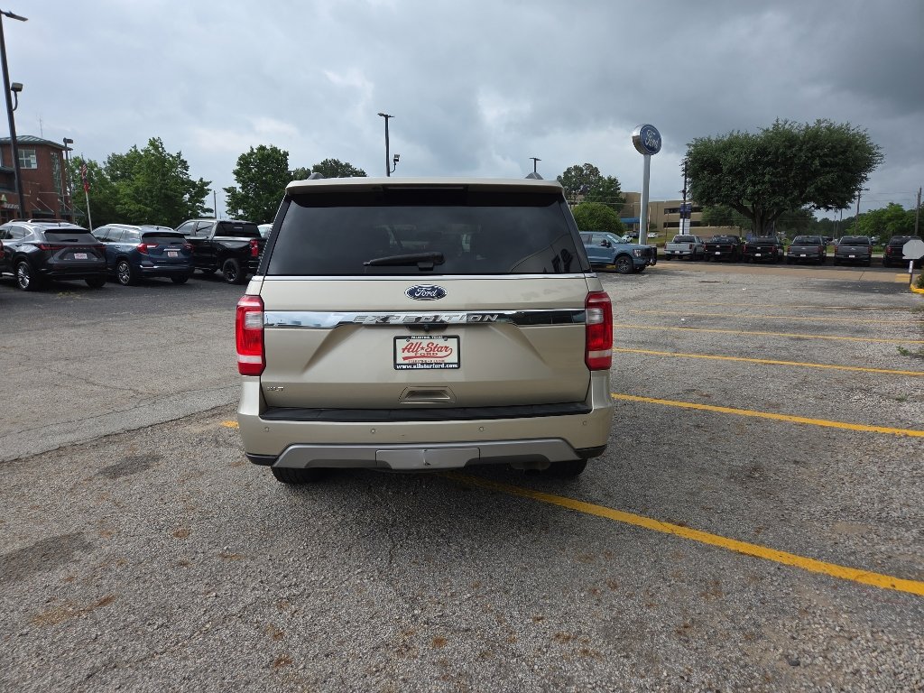 Used 2018 Ford Expedition XLT w/ Equipment Group 202A RWD image 6