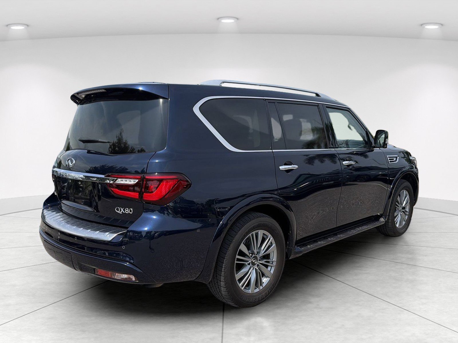 Used 2021 INFINITI QX80 Luxe w/ Cargo Package AWD/4WD image 4