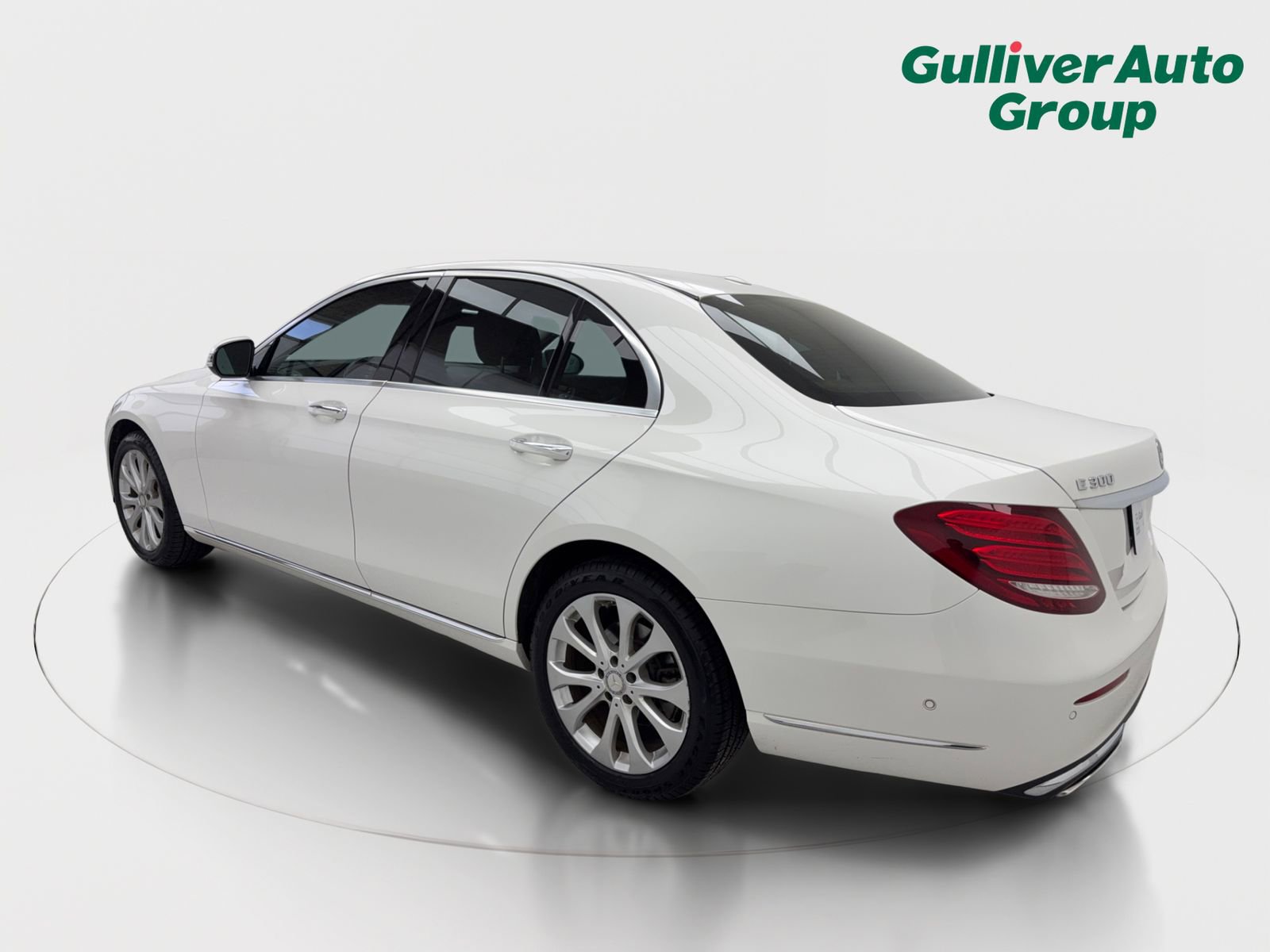 Used 2017 Mercedes-Benz E 300 image 4