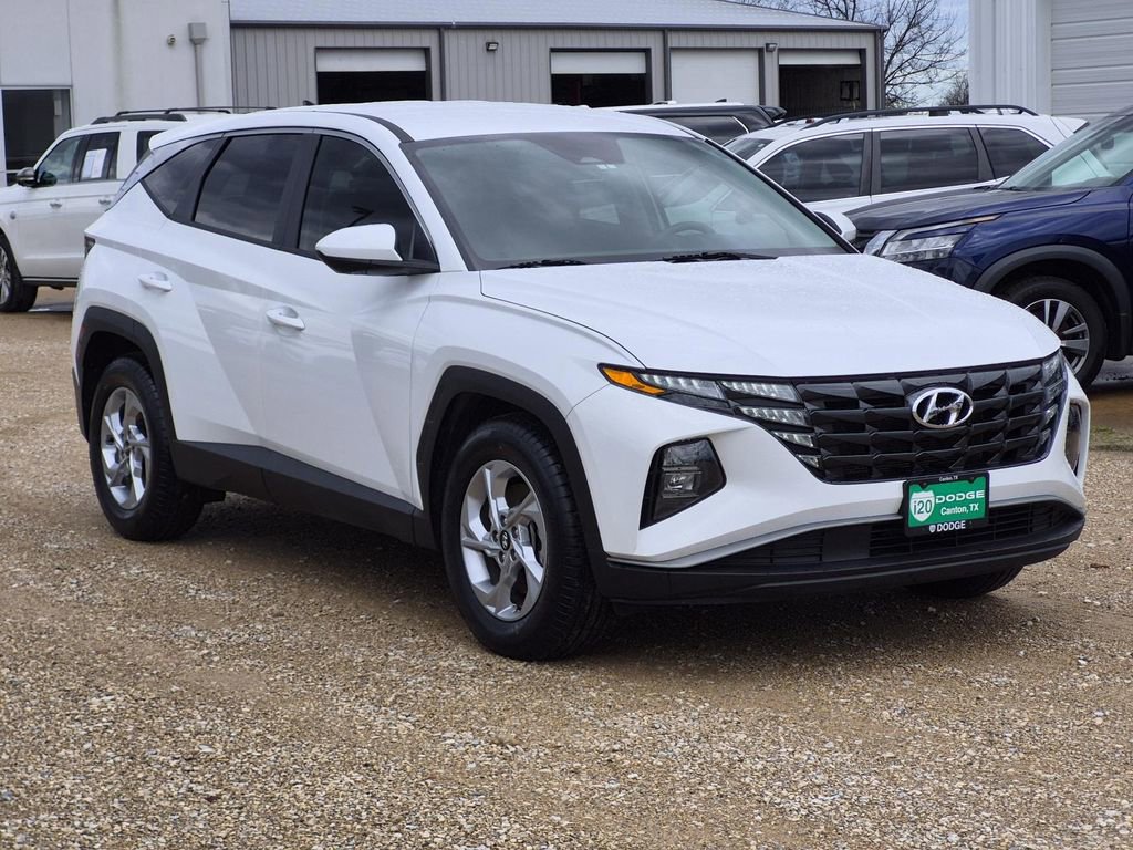 Used 2024 Hyundai Tucson SE image 1