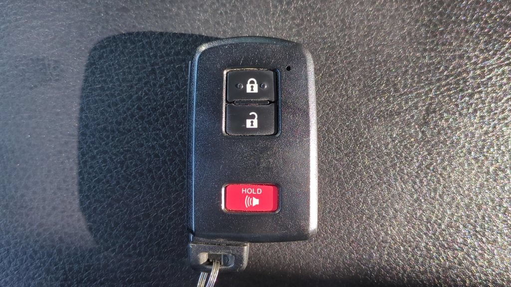 Used 2023 Toyota Tacoma SR5 AWD/4WD image 23