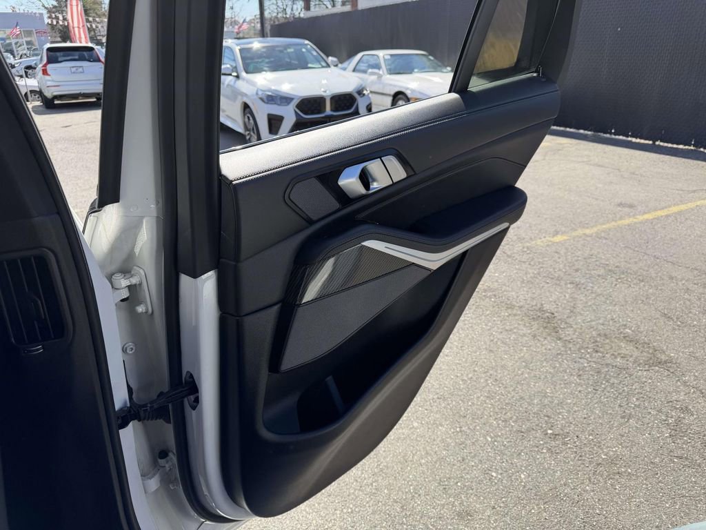 Used 2026 BMW X5 M60i image 15