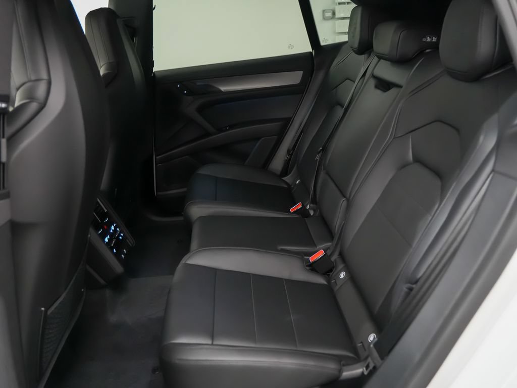New 2026 Porsche Cayenne S AWD/4WD image 18