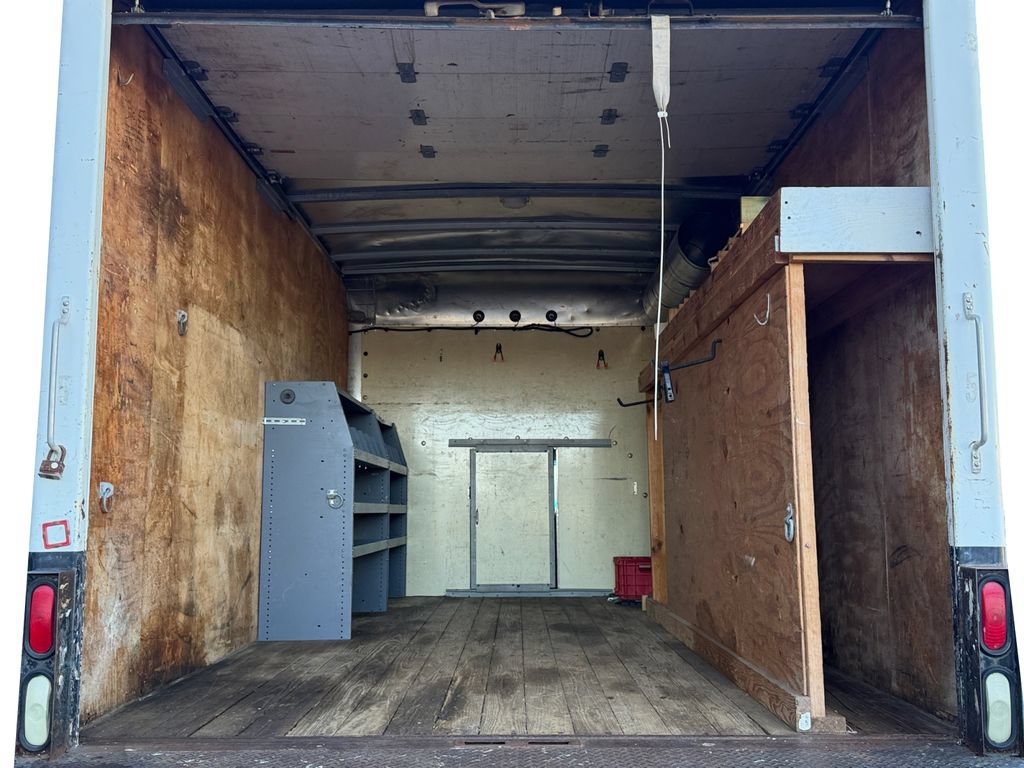 Used 2007 Ford E-350 and Econoline 350 Super Duty RWD image 14