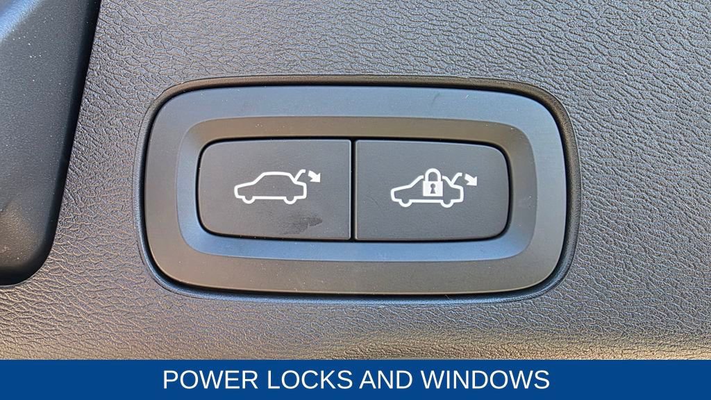 Used 2023 Volvo XC60 T8 Ultimate w/ Climate Package image 19