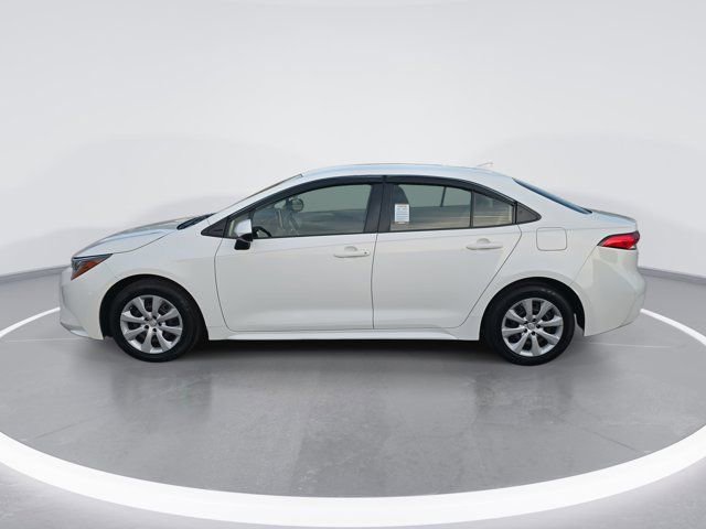 Used 2021 Toyota Corolla LE image 6