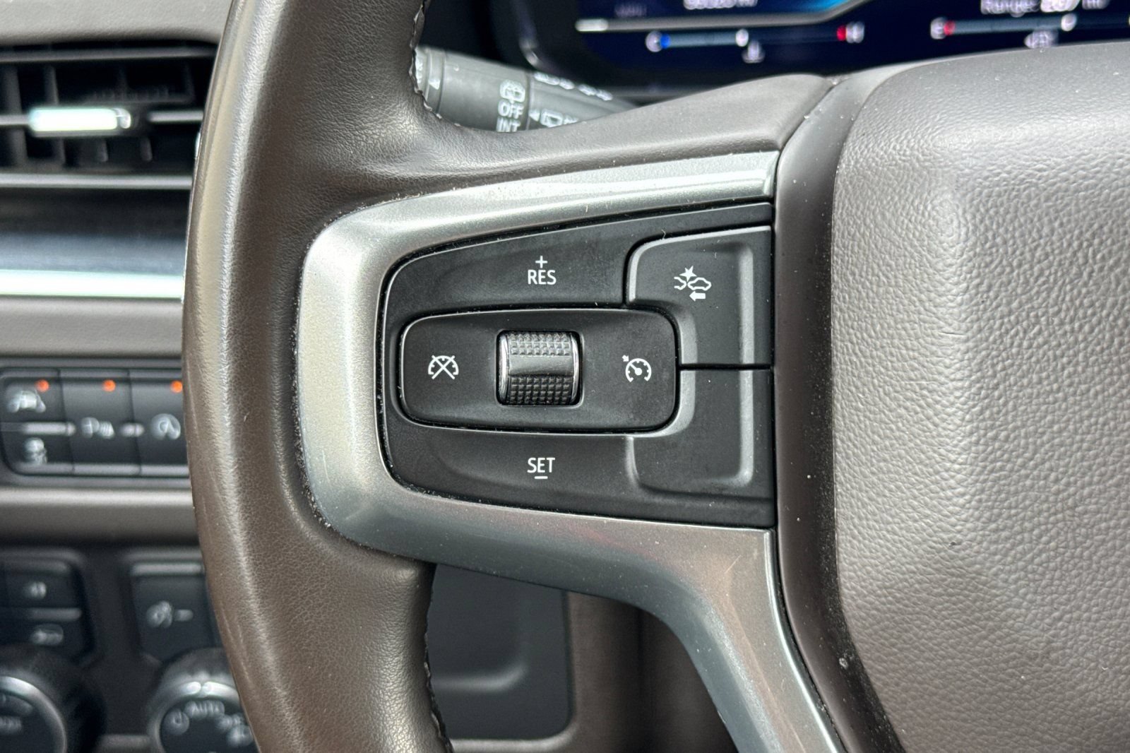 Used 2024 Chevrolet Tahoe LT AWD/4WD image 37