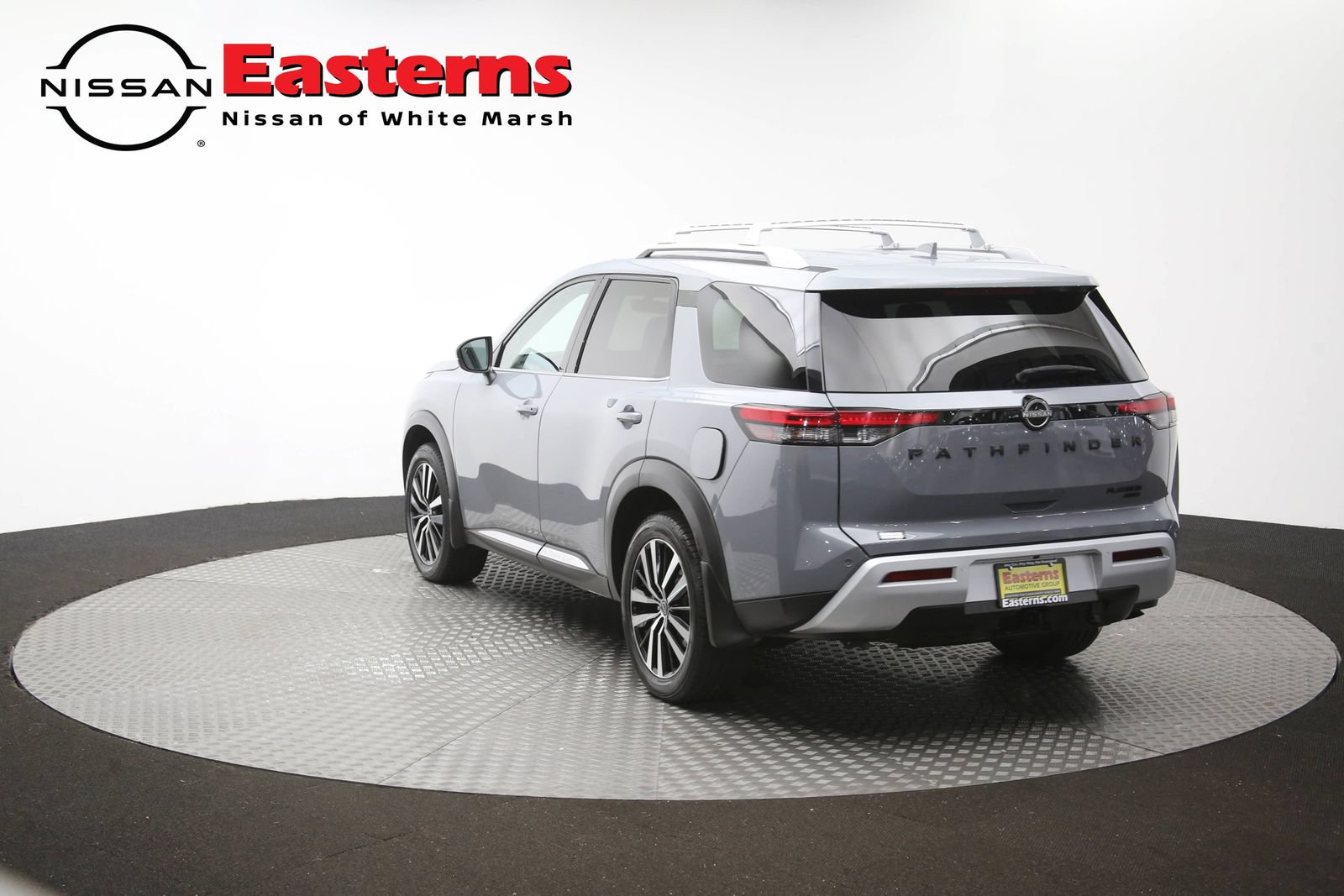 Used 2024 Nissan Pathfinder Platinum w/ Black Appearance Package AWD/4WD image 69
