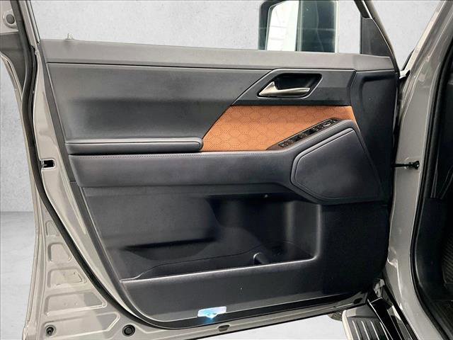 Used 2025 Lexus GX 550 w/ Cold Area Package AWD/4WD image 18